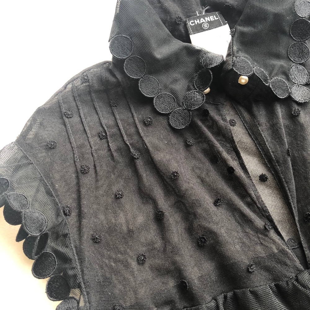 🔶FREE SHIP🔶CHANEL Pearl Button Top - Picture 3 of 15
